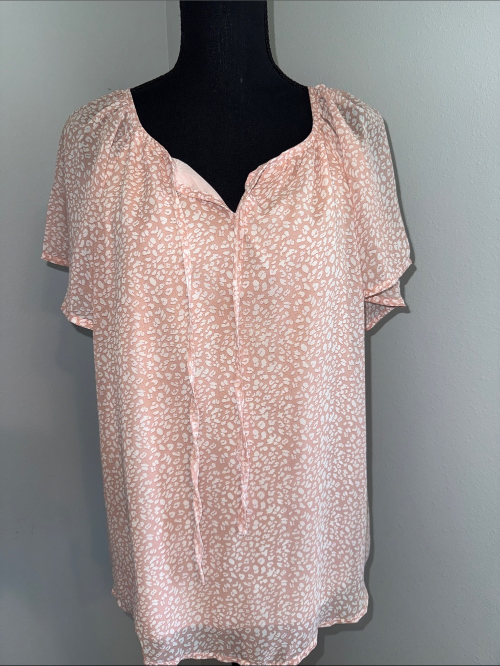 Soft Pink Printed Short Sleeve Tie-Neck Blouse